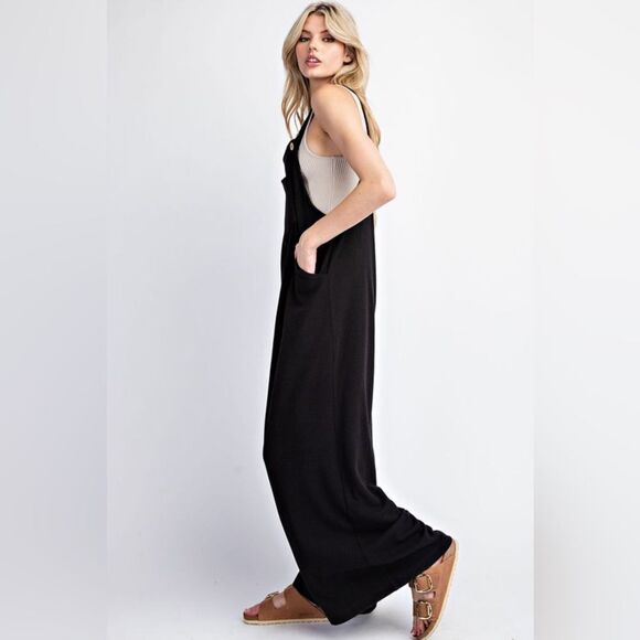 094. SLEEVELESS OVERALL WIDE LEG JUMPSUIT- BLACK - Picture 4 of 5